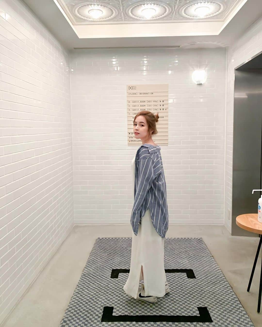Lilmeのインスタグラム：「暑過ぎて外に出ることが出来ません🦦🛁🚿（30度🔥）」