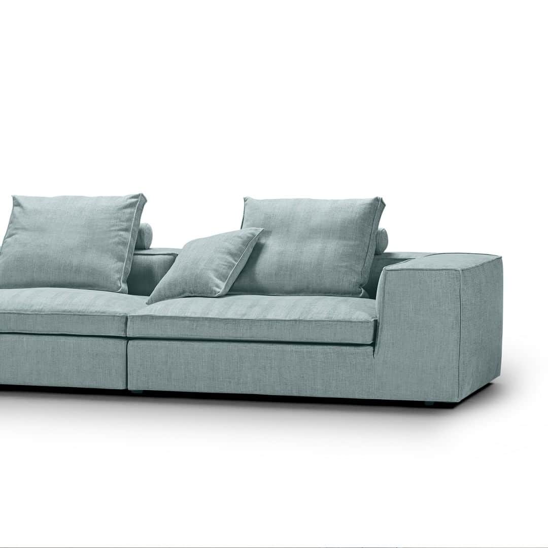 eilersenのインスタグラム：「You can always personalize your sofa with extra cushions, or unique elment sizes with our My Eilersen feature.  •⁠ ⁠•⁠ ⁠•⁠ #eilersen #eilersenfurniture #myeilersen #fatty#interiordesign #homedecor #sofa #danishdesign #inredning #finahem #interiorlovers #interiordesign #modernliving #minimalism #nordiskehjem #nordicinspiration #nordicliving #craftsmanship #luxurylifestyle #boligindretning #designinterior #livingroominspo #boliginspiration #softminimalism #hemindredning #schönerwohnen #nordicminimalism」