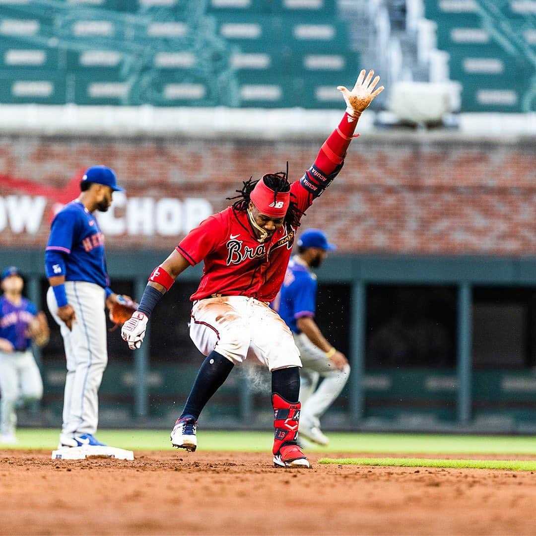 MLBさんのインスタグラム写真 - (MLBInstagram)「The @Braves trailed 8-2 in the 5th. Game over, right? 😏」8月1日 14時04分 - mlb