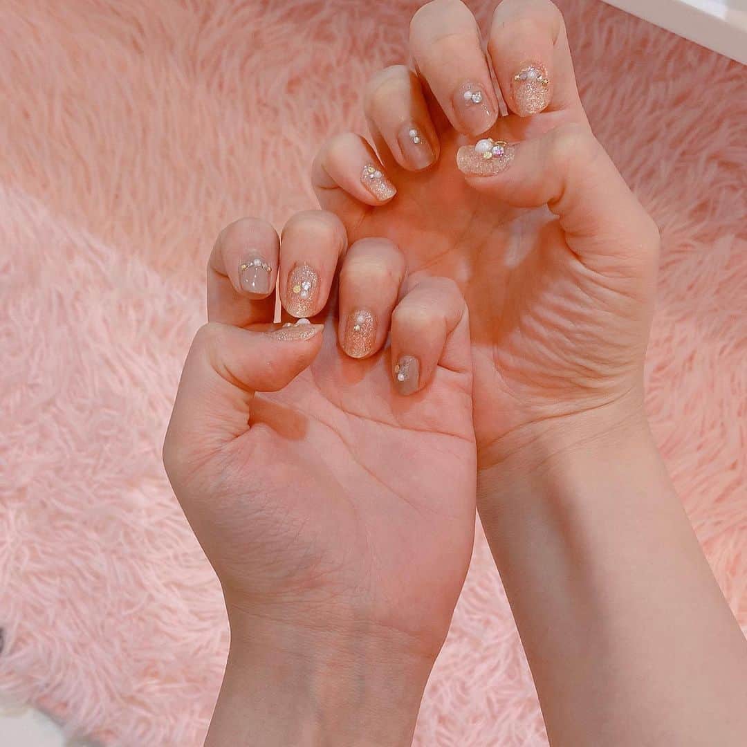 野中美希さんのインスタグラム写真 - (野中美希Instagram)「8月のおつめ💅カワイイネイル！ (三脚で写真撮るのがんばった) August nail:)KAWAII (I had a hard time shooting this pic with my tripod) #pink#nail#instanails#kawaii#japan#tokyoネイル#キラキラ#かわいいネイル#野中美希#ちぇる#ピンクネイル#セルフネイル」8月1日 14時08分 - miki_nonaka.official