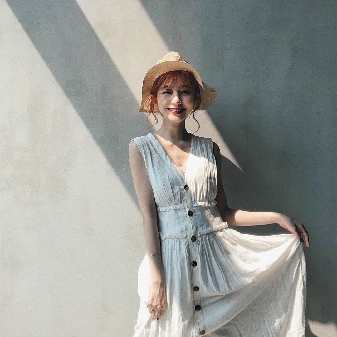 松尾 瞳のインスタグラム：「８月になったね〜🌻🌈🎇🍉🍦 ようやく梅雨明けしたようで嬉しいです。🌞  #夏 #過去pic」