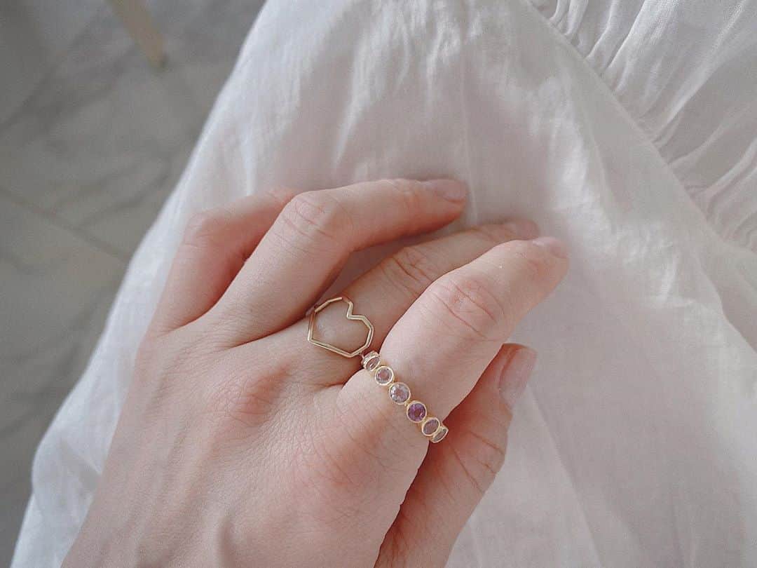 翁安芸さんのインスタグラム写真 - (翁安芸Instagram)「Ring...♡ #aliita のハートリングに、#stellarhollywood のアメジストリング。」8月1日 14時33分 - akinyc