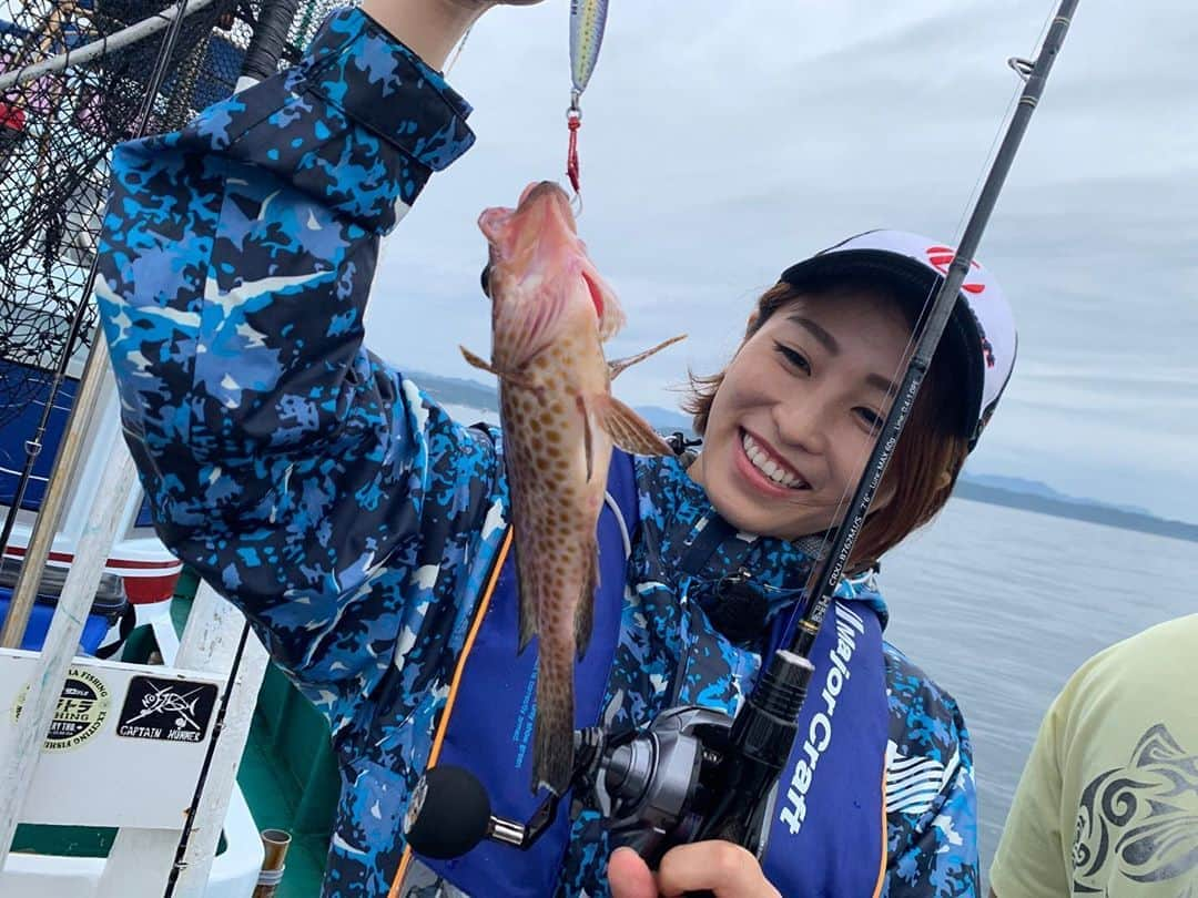 柚月めいさんのインスタグラム写真 - (柚月めいInstagram)「. 今朝の #ガッ釣り関西 🎣ご覧になられましたぁ？！ 和歌山県串本町でマイクロジギングに挑戦✨ . あがってくるまで何が釣れるか分からないワクワク😆 本当に沢山の魚種が釣れてめちゃめちゃ楽しみました~~~🥳 . . . #テレビ大阪 #釣り#マイクロジギング#fishing#釣ガール#釣り女子#船#魚 #follw #柚月めい」8月1日 14時42分 - meimei.yuzu