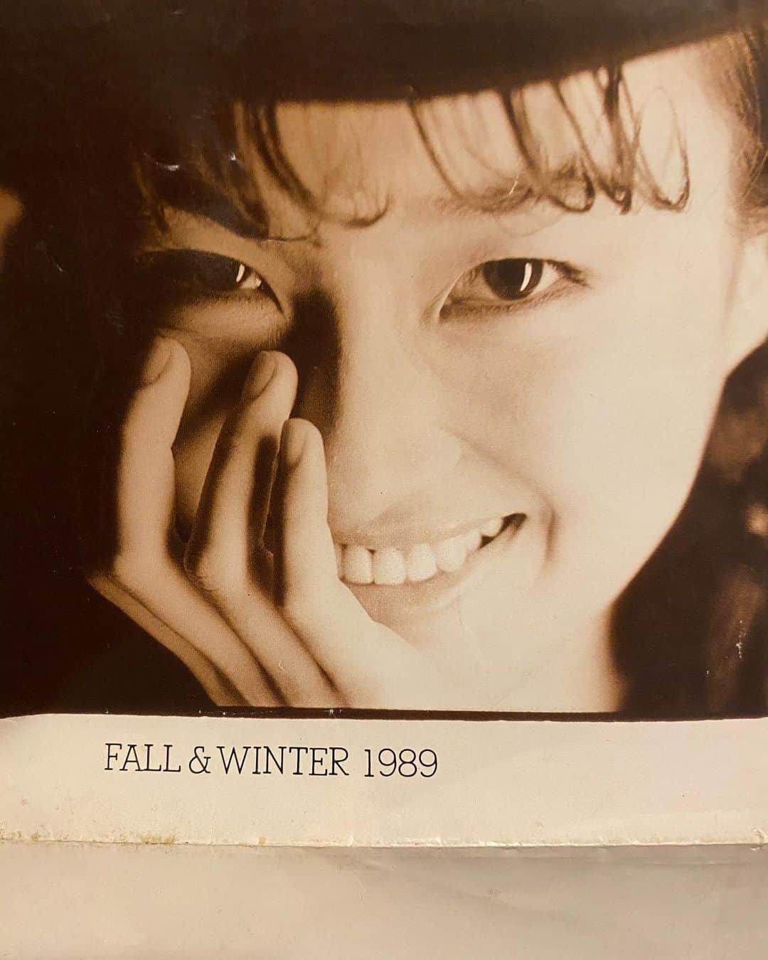 オ・ヨンスさんのインスタグラム写真 - (オ・ヨンスInstagram)「1989년 고등학교 3학년때  패션 카다로그  ㅎㅎㅎ 그때 왜이렇게 노안이었니 ㅋㅋㅋㅋ」8月1日 14時53分 - yunsoo.official