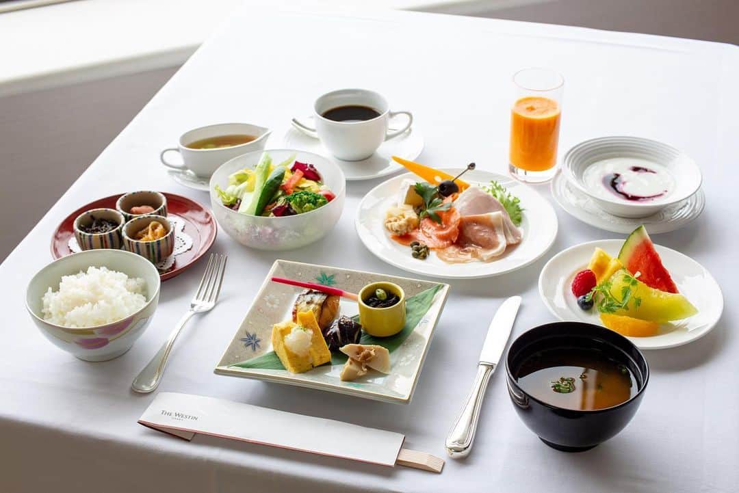 The Westin Osaka （ウェスティンホテル大阪）さんのインスタグラム写真 - (The Westin Osaka （ウェスティンホテル大阪）Instagram)「野菜のパワーをしっかりとカラダに取り入れられる朝食付きの宿泊プランが登場！ 特に今必要な“免疫力UP”に効果的とされているβカロテンやビタミンC、Eなどを含む野菜を使い、美味しく、一日の活力につながる朝食は、洋食と和洋食よりお好みでお選びいただけます。   ————————————————— #ステイケーション #おこもりステイ #ルームサービス #アマデウス #大阪 #大阪ホテル #免疫アップ #国内ホテル #ホテルステイ #大人の休日 #旅行好き女子 #タビジョ #夫婦旅 #ホテル巡り #ホテル好きな人と繋がりたい #暮らすように旅する #ラグジュアリーホテル #大人の贅沢 #ホテル朝食 #優雅な朝食 ————————————————— Tag @westinosaka to share your image with us. #WestinOsaka #ウェスティンホテル大阪」8月1日 14時50分 - westinosaka