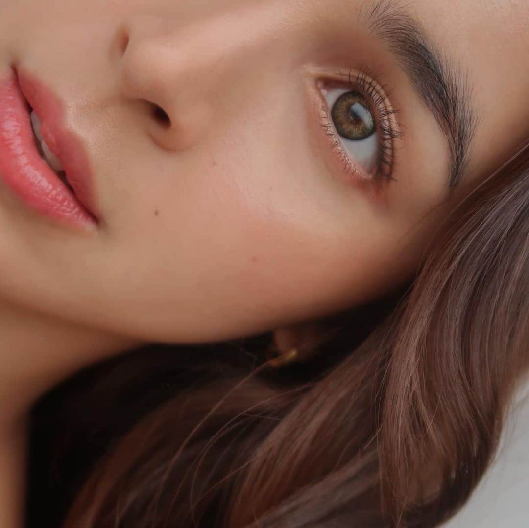 ジュリア バレットのインスタグラム：「Skin by @belobeauty 🤍」
