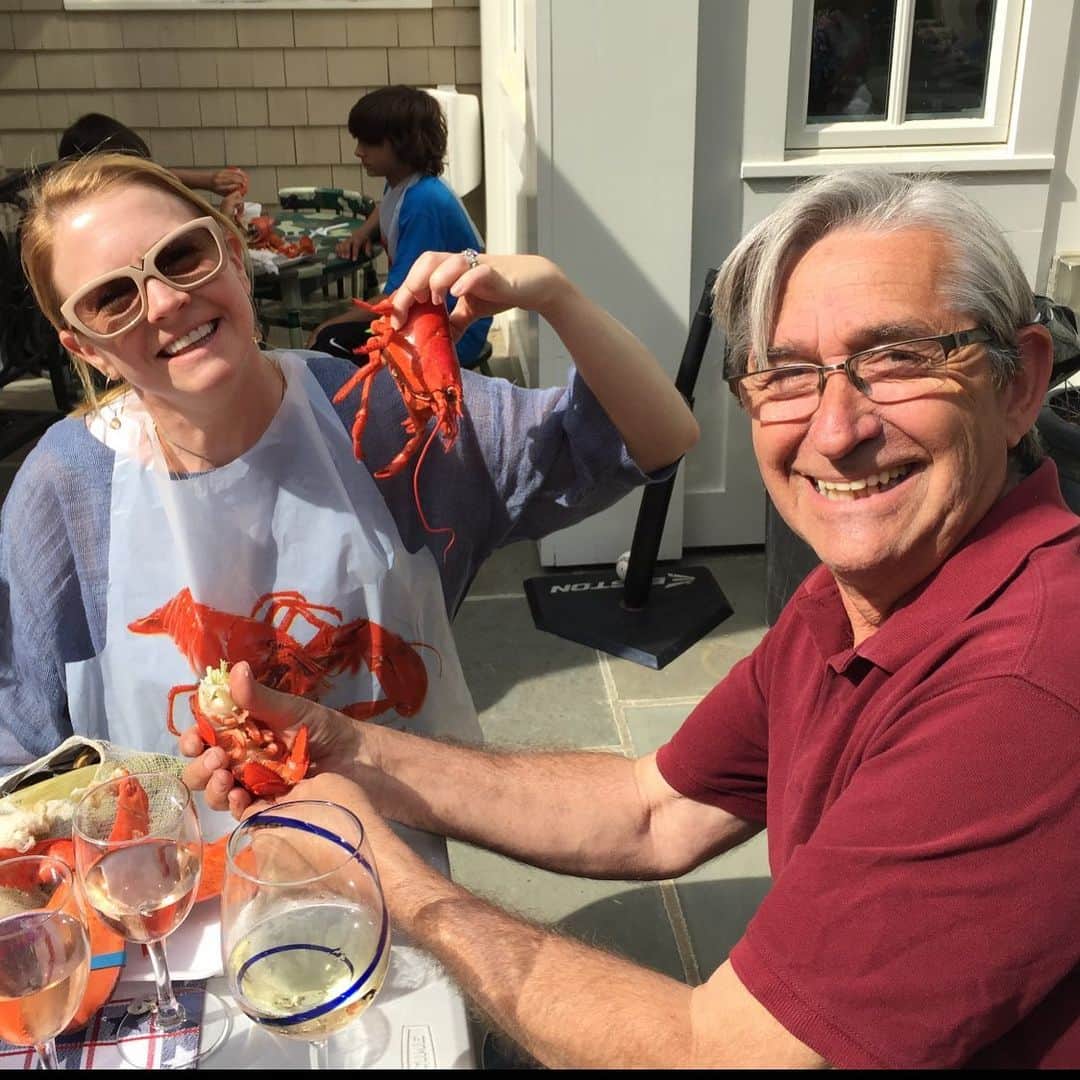 メリッサ・ジョーン・ハートさんのインスタグラム写真 - (メリッサ・ジョーン・ハートInstagram)「To the guy who has been cracking my lobsters open since I was a kid! Happy birthday Daddy! Love you! 🦞 ❤️🦞」8月1日 16時00分 - melissajoanhart