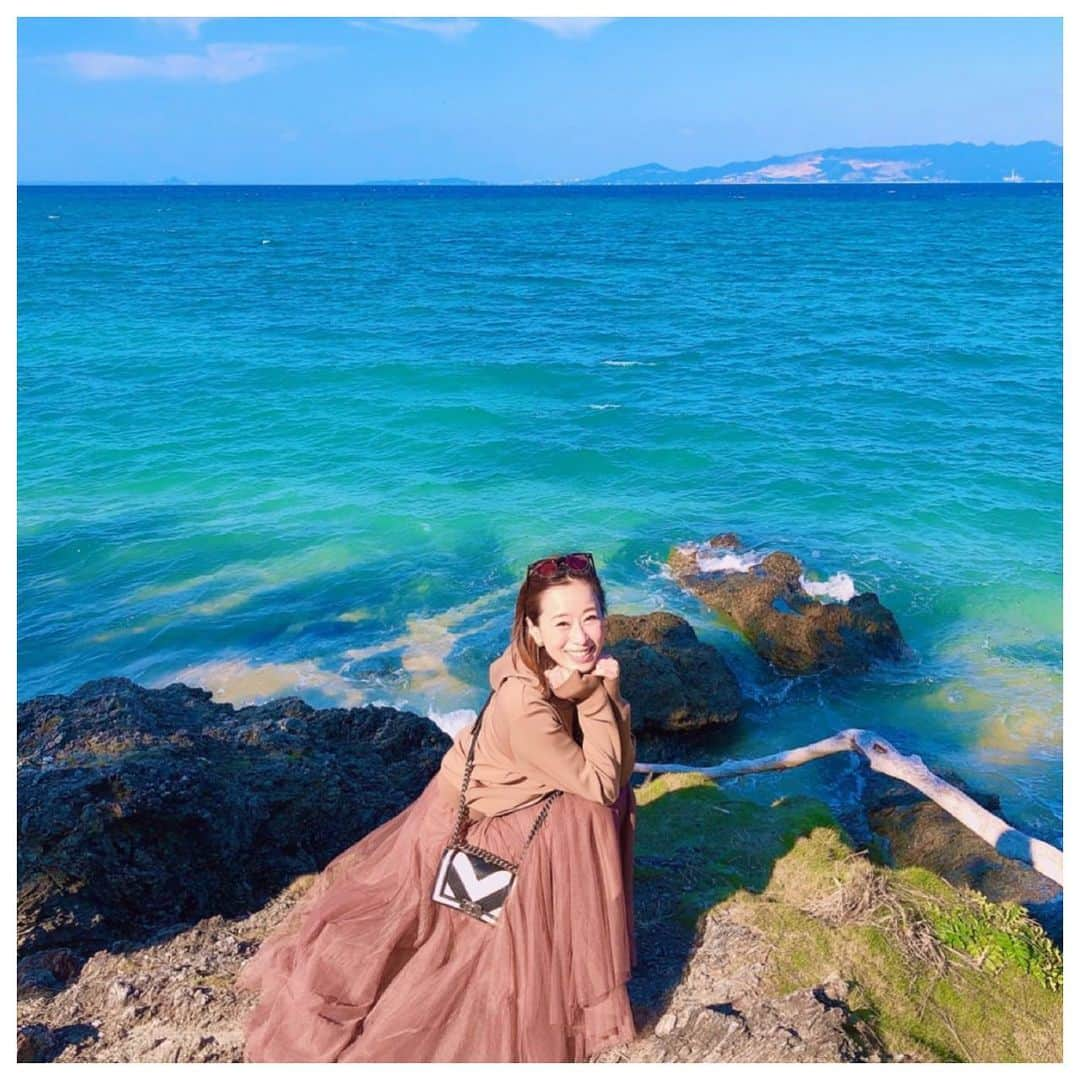 真愛涼歌のインスタグラム：「* 8月START♡ お正月に行った沖縄🏖 また、普通に旅行の計画立てたり 『今月は月組で来月は宙組だぁ〜 宝塚ファンは忙しいっっ』って 話したい🥺💓💓 当たり前の毎日が本当に当たり前じゃないんだね。 今月も毎日大切に過ごします☺️❤️❤️ #お正月 #お正月旅行 #いつの写真 ww #沖縄 #沖縄旅行 #halekulani」