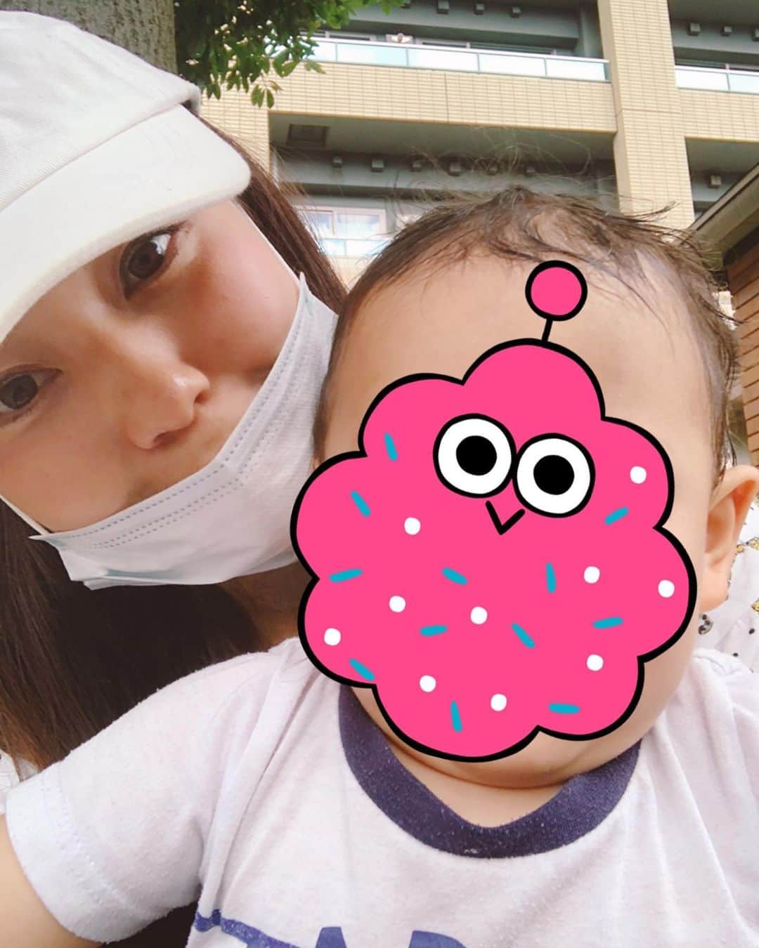 長崎真友子さんのインスタグラム写真 - (長崎真友子Instagram)「ブログに『5人産みます宣言』と、友達のこと書いたら私だと思われてアクセス数凄いことに😂  お友達の生後1ヶ月の赤ちゃん抱っこさせてもらいましたが、女の子ふわふわちっちゃくて本当に可愛い😍そんな中、5人産みます宣言のお友達の発言が本当に衝撃‼️  ブログにて^_^  そして東京の新型コロナ感染者の数、、、衝撃‼︎  この土日は引きこもり、、さっき公園にお散歩だけ行ってきました。シルエットがまだまだ赤ちゃんな次男。可愛い過ぎて手放せない!  息子たちをコロナから守らなくては‼️‼️ おうち時間、楽しみましょう。  #アナウンサー #経営者 #新生児 #stayhome #長崎真友子 #二児の母 #年子育児 #年子ママ #ままのて #ママコーデ #ママリ #ママさんと繋がりたい #ワーママ #ワーママの日常 #ママすたぐらむ #男の子ママ #ママ似　　#stayhome #女の子ママ　#女の子赤ちゃん　#0歳 #tokyo #東京　#コロナ感染者数 #新型コロナウイルス　#5人目　#感染者数」8月1日 16時54分 - mayuko_nagasaki