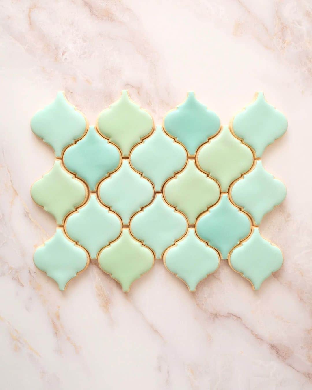 KUNIKAのインスタグラム：「Hello August!﻿ I will post a picture of a cookie with a pattern on it soon...!⛲️﻿ ﻿ もう8月になっちゃったの...?! という感じで、夏、到来🍉﻿ ﻿ #artofkunika」