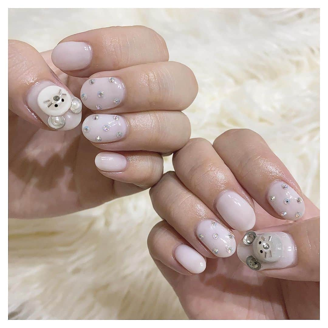 清家麻里奈さんのインスタグラム写真 - (清家麻里奈Instagram)「New nail💅✨久々の　@cherish_nail さんでお願いしました💗abema TVの年下王子さまに出たときもチェリッシュさんにお願いしてたんだけど、本当いつもすごい可愛くしてくれる😭💗💗💗今回はうちのはむちゃんず🐹🐹をネイルに入れてもらっちゃいました✨きゃわい💕  #cherish #nail #newnail #ニューネイル　#ハムスターネイル　#キラキラネイル　#チロ　と　#てん　#はむすたー🐹 #ネイル💅」8月1日 17時17分 - marinas20819