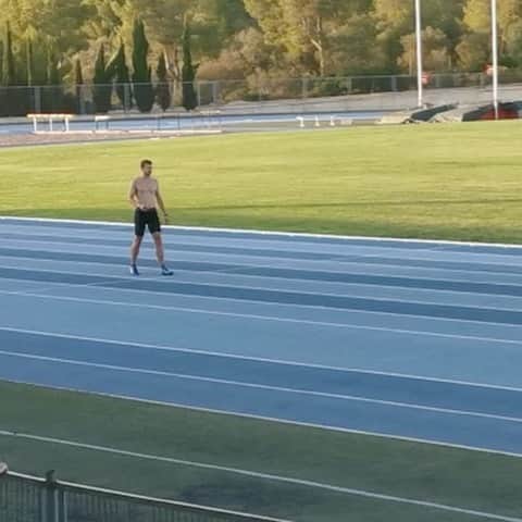 クリストフ・ルメートルのインスタグラム：「Le stage suit son cours. Les sprints s’enchaînent bien malgré la forte chaleur 🥵🌞🌞🌞 #asics #sprint #entrainement #stage #athletisme #100m #200m #sprinteur」