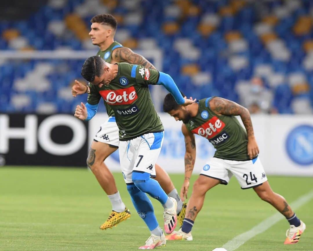 SSCナポリさんのインスタグラム写真 - (SSCナポリInstagram)「‪📸 I ragazzi sono in campo per il riscaldamento!‬ ‪⚽ #NapoliLazio‬ ‪🏆 @SerieA ‬ ‪💙 #ForzaNapoliSempre‬」8月2日 3時19分 - officialsscnapoli