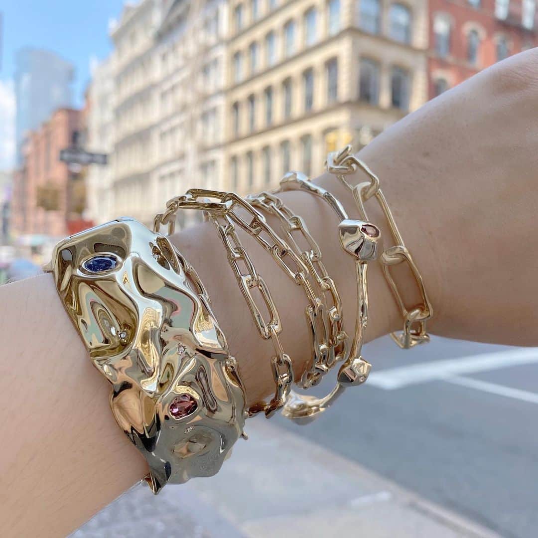 のインスタグラム：「Stacks in the city #saturdaystack」