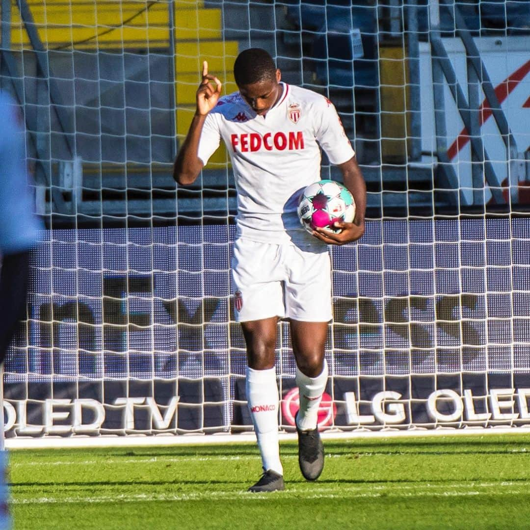 ASモナコさんのインスタグラム写真 - (ASモナコInstagram)「🔚 Match nul face à l’@eintrachtfrankfurt 1-1 et 1er but en 🔴⚪️ pour @anthonymusaba7 👏」8月2日 3時27分 - asmonaco