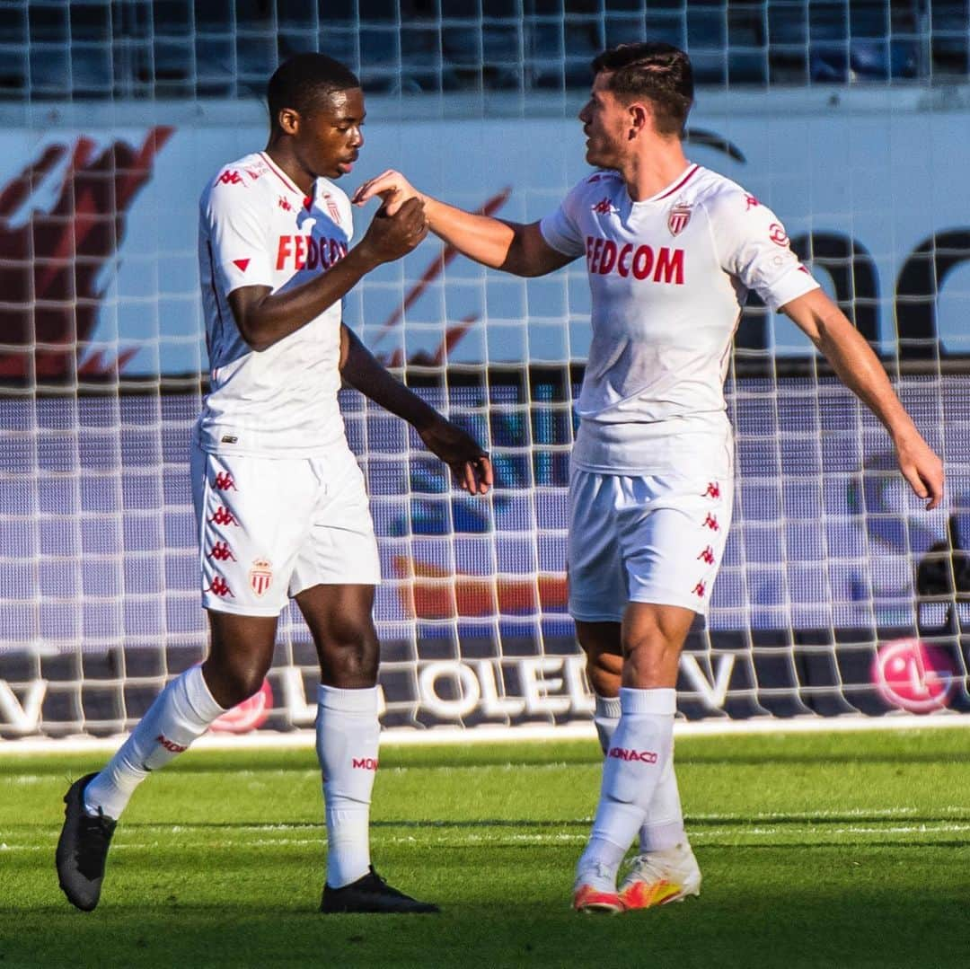 ASモナコさんのインスタグラム写真 - (ASモナコInstagram)「🔚 Match nul face à l’@eintrachtfrankfurt 1-1 et 1er but en 🔴⚪️ pour @anthonymusaba7 👏」8月2日 3時27分 - asmonaco