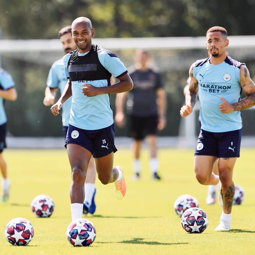 フェルナンジーニョさんのインスタグラム写真 - (フェルナンジーニョInstagram)「⚽️⚽️⚽️ #championsleague」8月2日 3時27分 - fernandinho