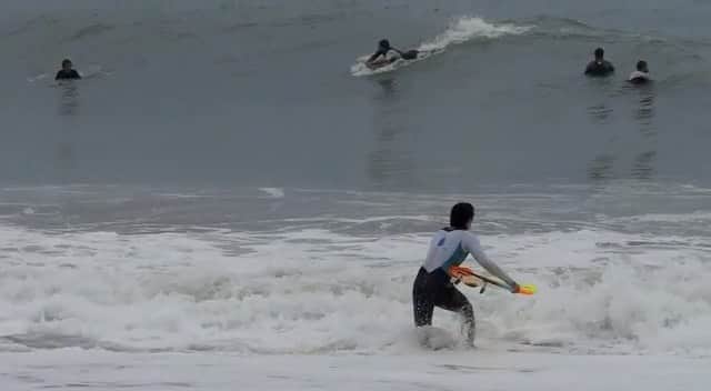 ミグエル・プッポのインスタグラム：「Sexta-feira 7:32am🙌🌊👊 (🎥: @maresiascrew ) #mardocelar #gratidao #ObrigadoSenhor」