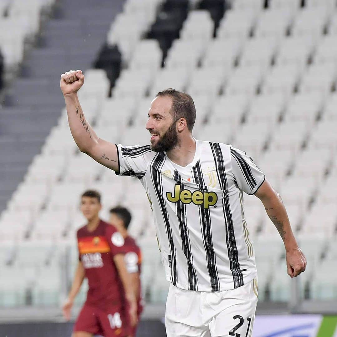 ユヴェントスFCさんのインスタグラム写真 - (ユヴェントスFCInstagram)「PIPAAAAAAAAA! 😱 First goal in our new Home shirt ⚪⚫ #JuveRoma #FinoAllaFine #ForzaJuve」8月2日 4時12分 - juventus