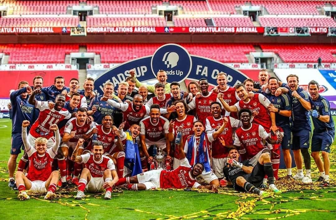 ダミアン・マルティネスさんのインスタグラム写真 - (ダミアン・マルティネスInstagram)「Well done everyone @emiratesfacup winners 2020 ❤️❤️🙏🏼🙏🏼💪💪 Felicidades a todos campeones de la fa cup 2020」8月2日 4時35分 - emi_martinez26