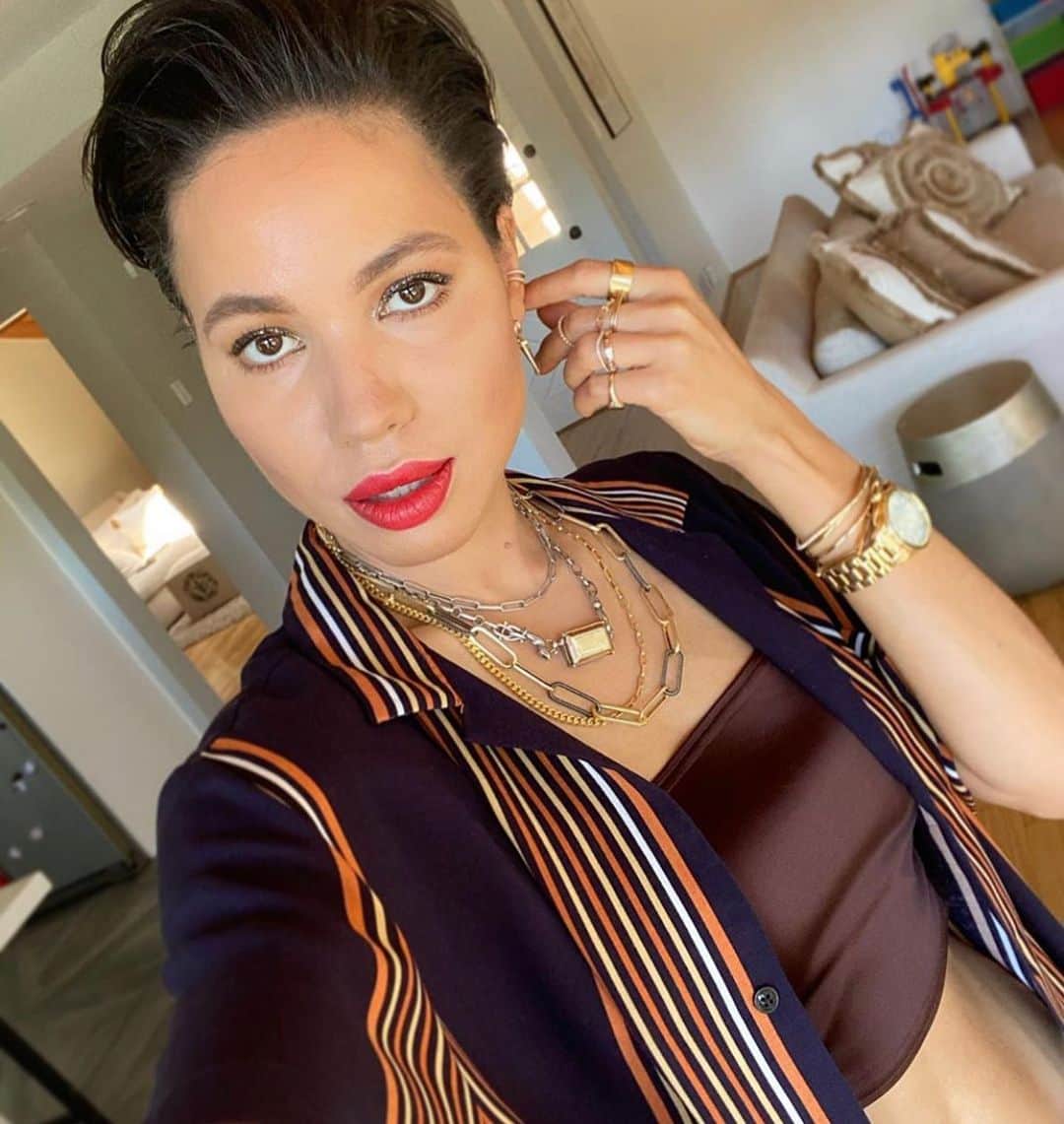 Vincent Oquendoさんのインスタグラム写真 - (Vincent OquendoInstagram)「My boo #jurneesmollett today for @lovecrafthbo press 🥰#makeupbyme using @maybelline #hair by @nikkinelms styled by @mandelkorn」8月2日 4時42分 - makeupvincent