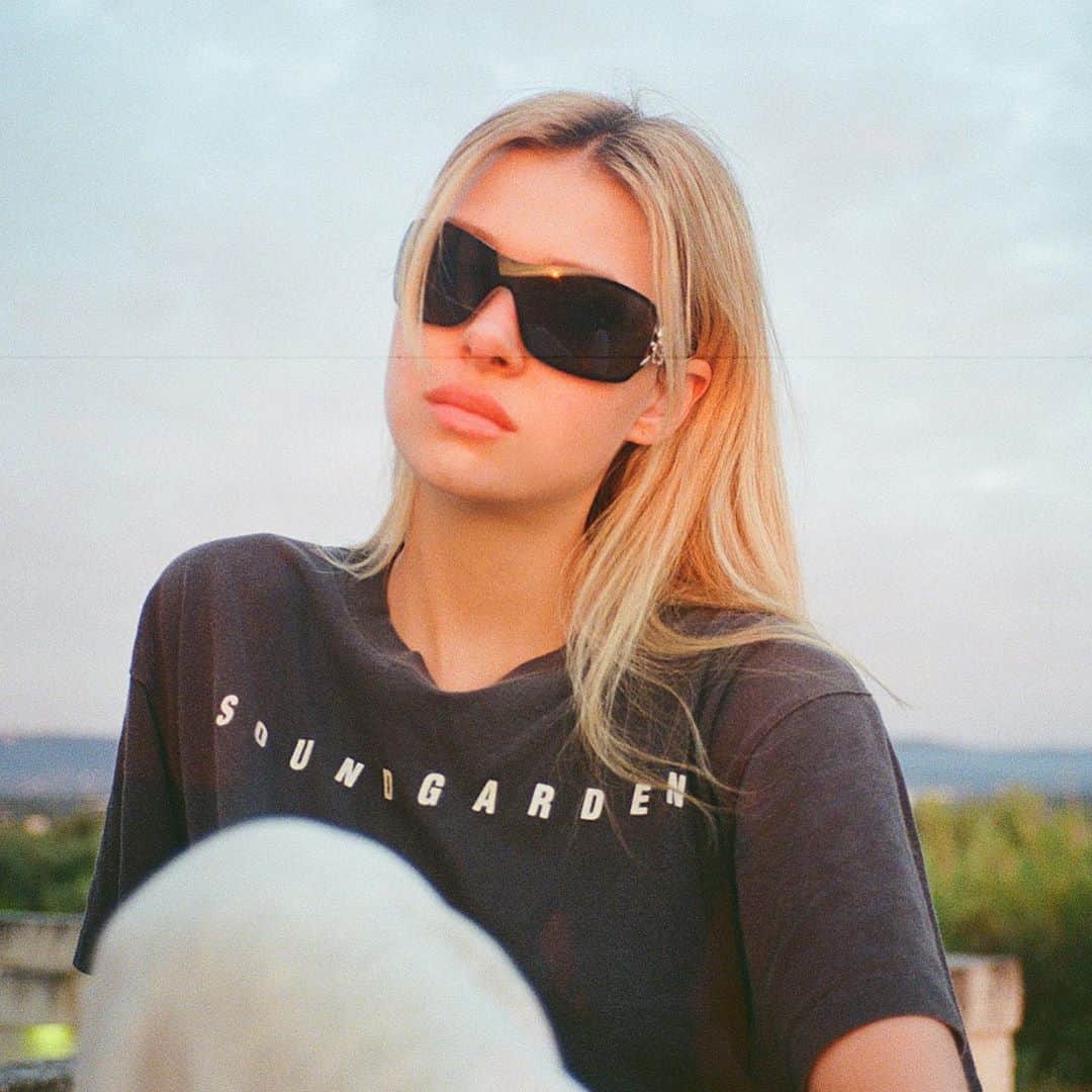 のインスタグラム：「5am in italy ⛅️」