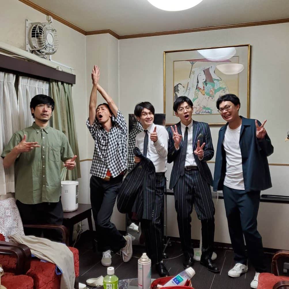 宮戸洋行のインスタグラム：「祇園花月にて『トットこジエ太郎』ご来場いただいた方ありがとうございました！トットと2組とも上京した後、祇園でツーマンライブは感慨深いものがありました…が、焼きカレーに関しては納得できません！なんであんな空気に？」