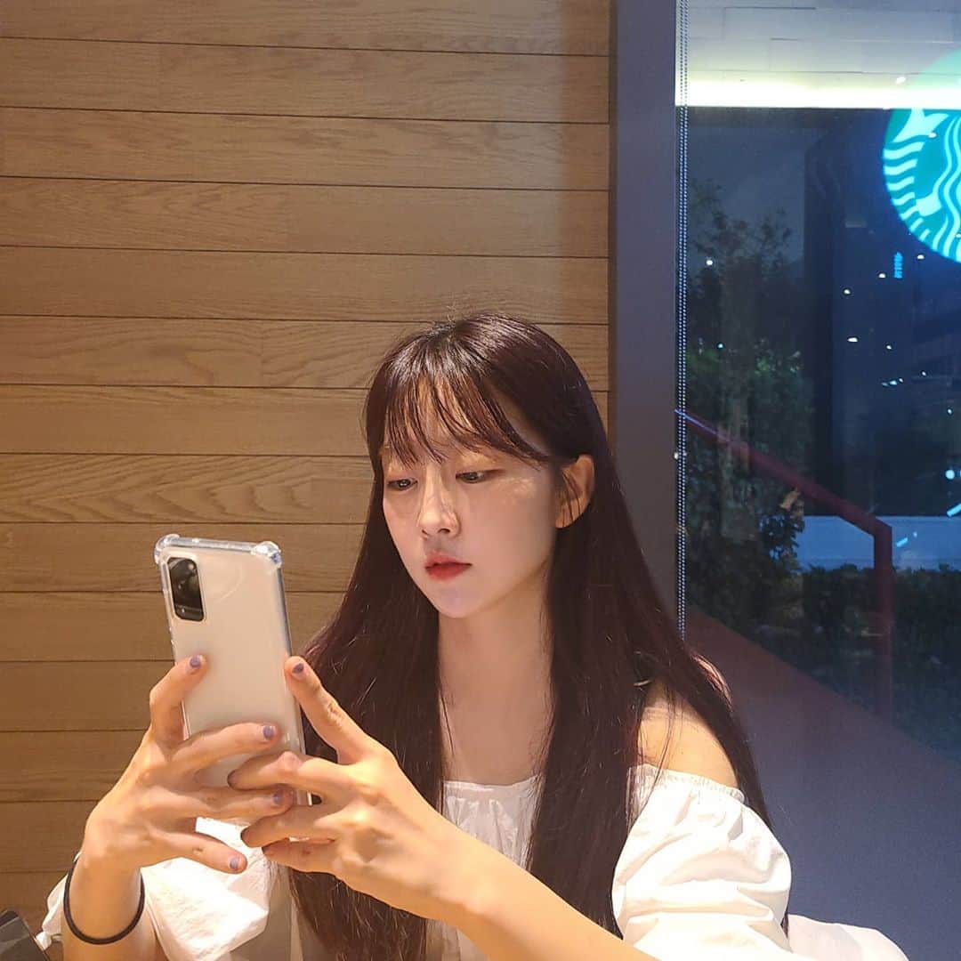 ユジョンのインスタグラム：「🤍」