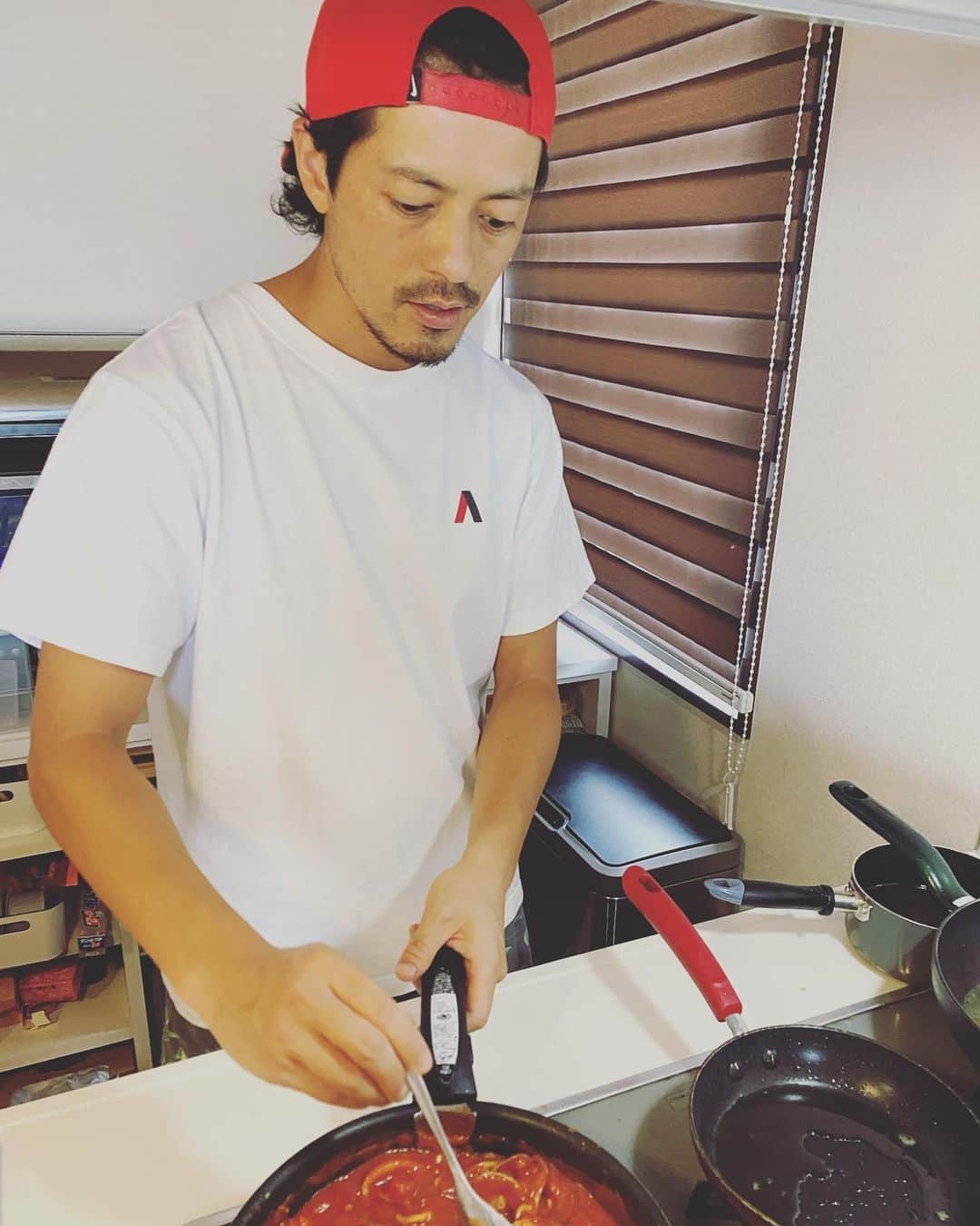 畑野ひろ子のインスタグラム：「久しぶりの、パパシェフ🍳 今夜は、得意のペスカトーレ  #おうちごはん」