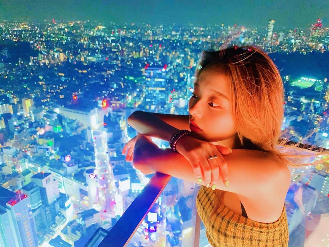 川村真洋さんのインスタグラム写真 - (川村真洋Instagram)「Hello neo Tokyo.. Hello neo shibuya💫  進化し続けていくよ本当。　  ライトでメイクがとんでるね。  #tokyo #shibuyasky  #渋谷スカイ　  #MAHIRO #真洋 #마히로 #ろってぃー #RT #おそろってぃー」8月1日 20時46分 - mahiro_kawamura_official