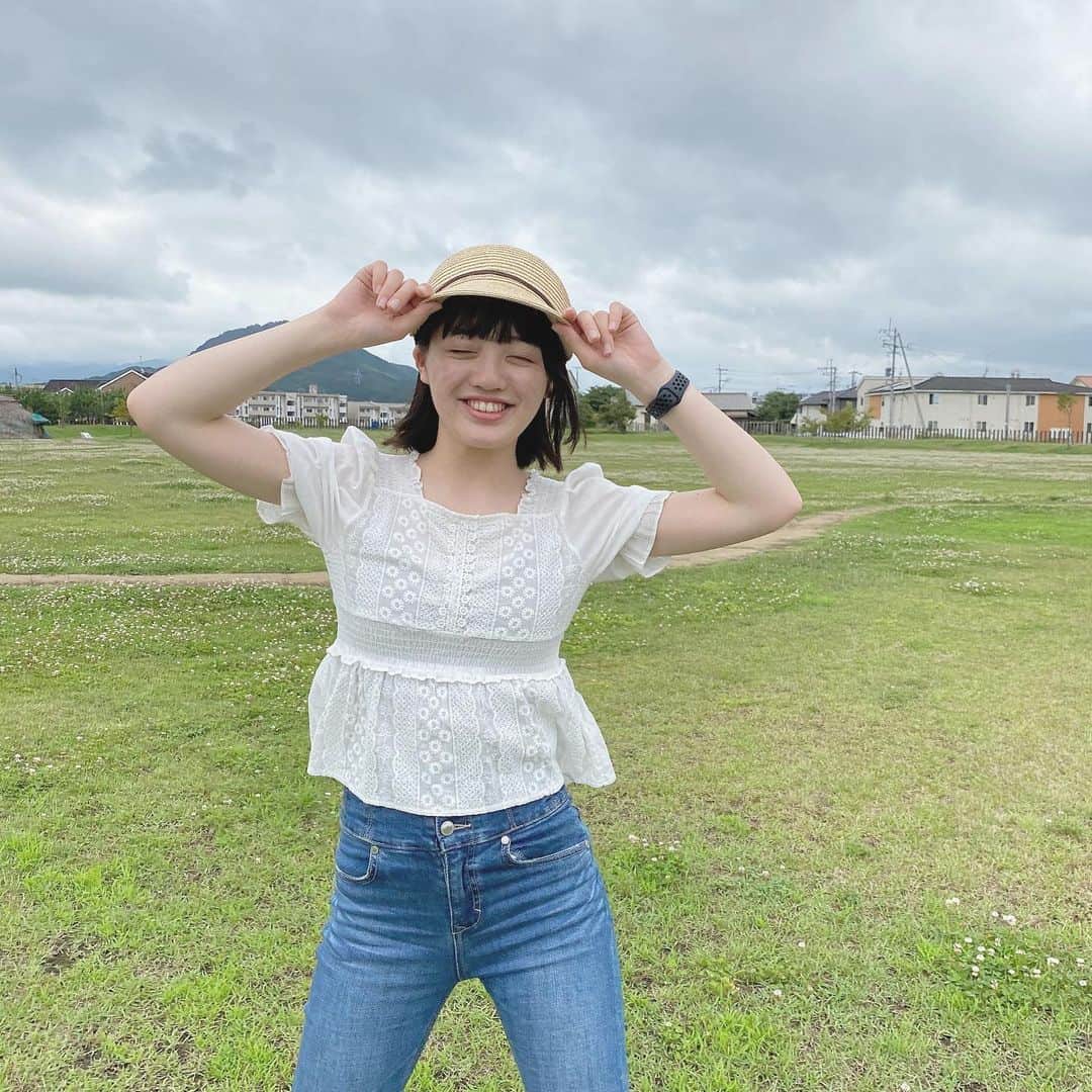 希山愛さんのインスタグラム写真 - (希山愛Instagram)「* 今日から8月🌻  太陽サンサンで暑くて すでに茹で上がりそうな勢いです☀️  皆さんの夏の楽しみといえば なんですか〜？？ 私は自然の冷たくて涼しい所に行きたい🌱  #これは7月に撮った写真 ☁️  #あいcode  #希山愛 #ばってん少女隊」8月1日 20時47分 - kiyama_ai_official