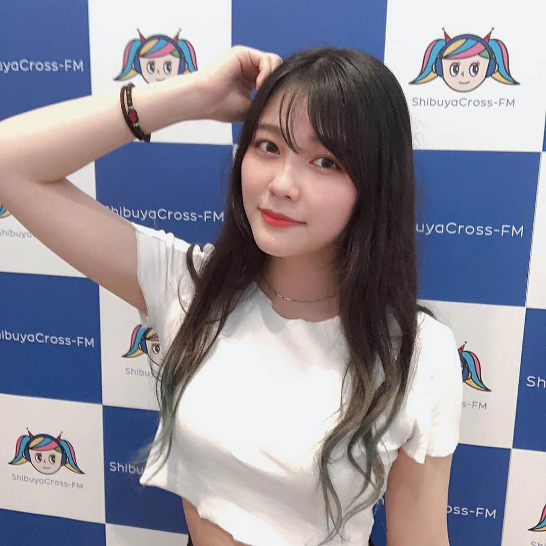 谷中唯彩のインスタグラム：「‪8月から　#渋谷クロスFM でラジオの番組を持つことになりました✨‬ . ‪『金8ガールズ』です！‬ ‪安楽楓ちゃんと前田美里ちゃんと一緒です☺️‬ . ‪✅毎月第3金曜日の20:00〜‬ . ‪初回は8/21（金）20:00〜です！💓‬ ‪間隔を開けていただければ番組閲覧も可能です😉‬ . ‪http://shibuyacrossfm.jp‬ . 頑張ります！！！🥰🥰」