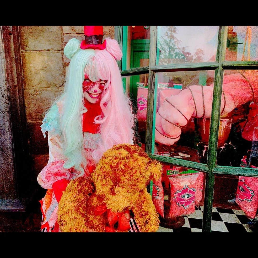 かりんさんのインスタグラム写真 - (かりんInstagram)「. . 2019 . karin sayuri @sayuri938  . . . . . . . #usj #halloween #makeup #zombie  #pierrot #ピエロゾンビ #ホラーナイト #ハロウィンホラーナイト  #ハロウィン #ユニバ #HHN」8月1日 21時00分 - karin.n.003