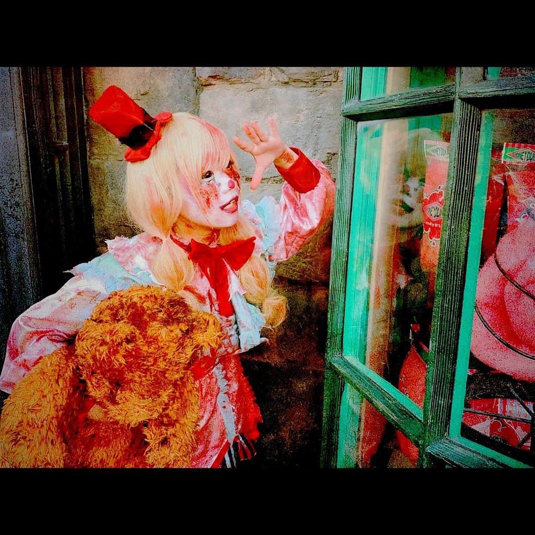 かりんさんのインスタグラム写真 - (かりんInstagram)「. . 2019 . karin sayuri . . . . . . . #usj #halloween #makeup #zombie  #pierrot #ピエロゾンビ #ホラーナイト #ハロウィンホラーナイト  #ハロウィン #ユニバ #HHN」8月1日 21時01分 - karin.n.003