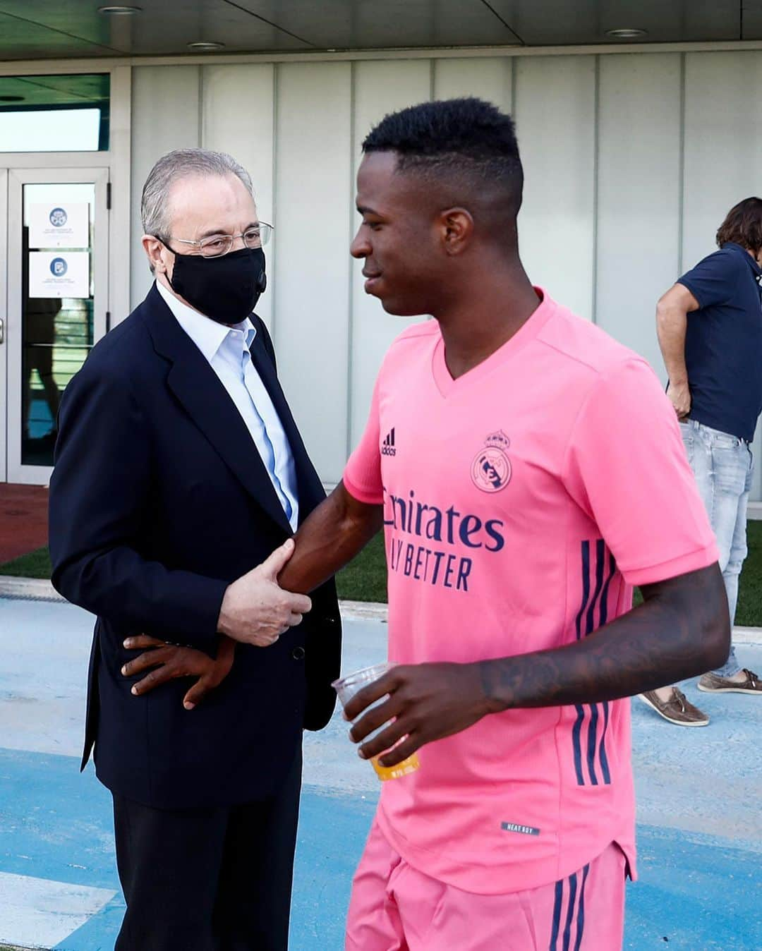 レアル・マドリードさんのインスタグラム写真 - (レアル・マドリードInstagram)「@RealMadrid president Florentino Pérez visited the team at #RMCity ahead of our return to @ChampionsLeague action. - El presidente visitó al equipo antes del regreso de la Champions. #RealMadrid  #RMUCL」8月1日 20時59分 - realmadrid