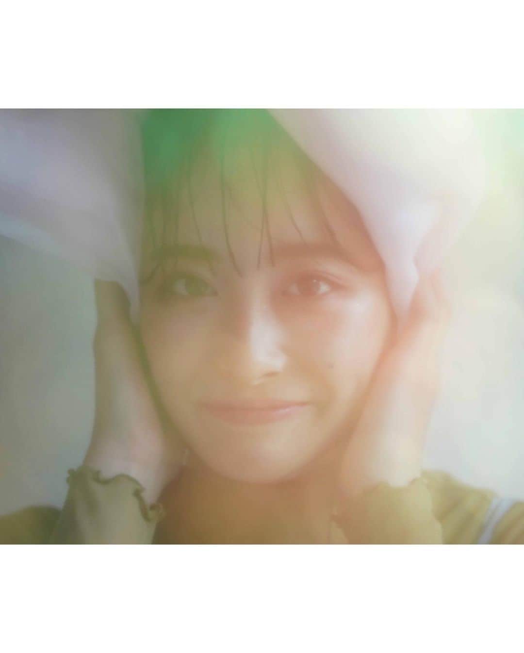 谷川奈々穂さんのインスタグラム写真 - (谷川奈々穂Instagram)「. 最後の写真は頭に飾り付けしてる時のエミ(･v･)」8月1日 21時27分 - aizawa_natsuki_