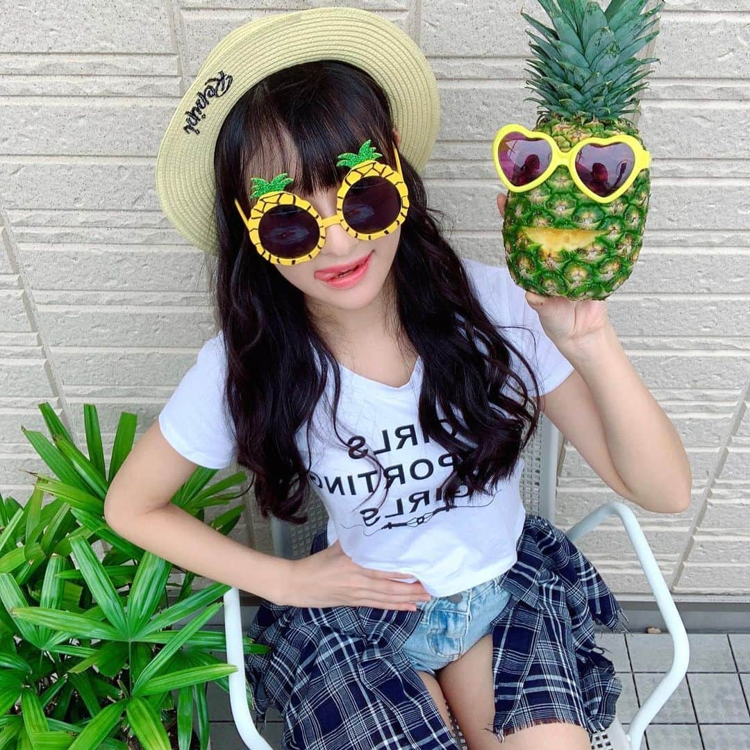 岡本怜奈さんのインスタグラム写真 - (岡本怜奈Instagram)「♡﻿ 8月1日 #パインの日 🍍﻿ ﻿ パ(8)イン(1)の語呂合わせで﻿ 出来たんだって〜😳💛﻿ ﻿ 今日から8月START🌺🌴🏖﻿ パイン食べてがんばろ〜✧ ٩( ๑•̀o•́๑ )وｴｲｴｲｵｰ!!﻿ ♡﻿ ♡﻿ #岡本怜奈 #れなたん #nmb48 #パイン ﻿ #パイナップル #happy #Instafood #Instagood」8月1日 21時39分 - renatan1222