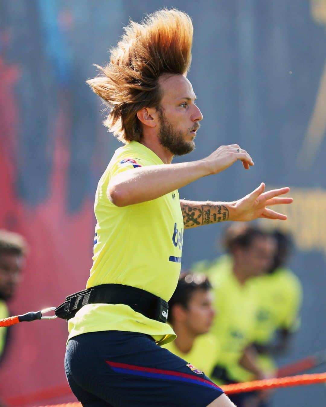 イヴァン・ラキティッチのインスタグラム：「#Goku mode activated ⚔️🔥😂 #ivanrakitic #fcbarcelona」