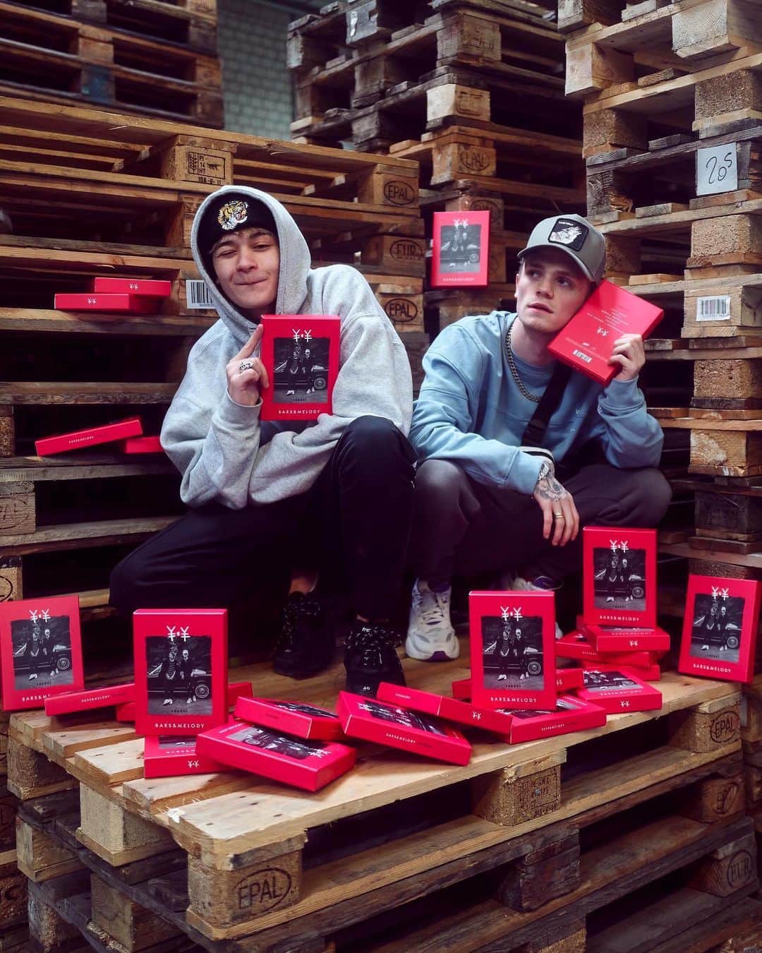 Bars and Melodyのインスタグラム：「Thank u all for your support ¥•¥ something new is on the way so stay tuned.」
