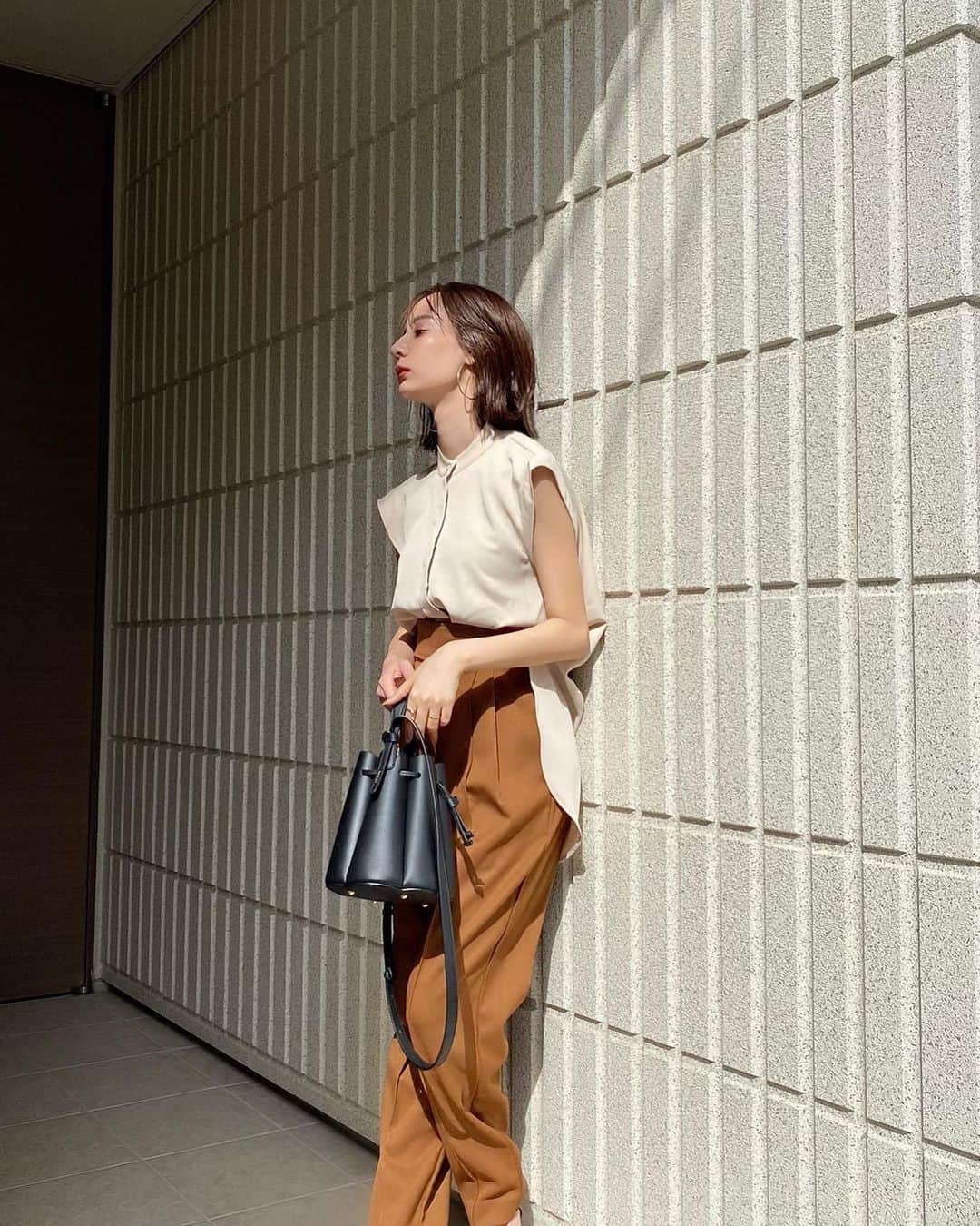 佐藤涼実さんのインスタグラム写真 - (佐藤涼実Instagram)「today's #ootd 着回しの効くブラウス1枚あるだけで この夏はかなり助かっている。 コーディネートの幅が広がって楽しい🧡🧡」8月1日 22時19分 - suzumi_sato