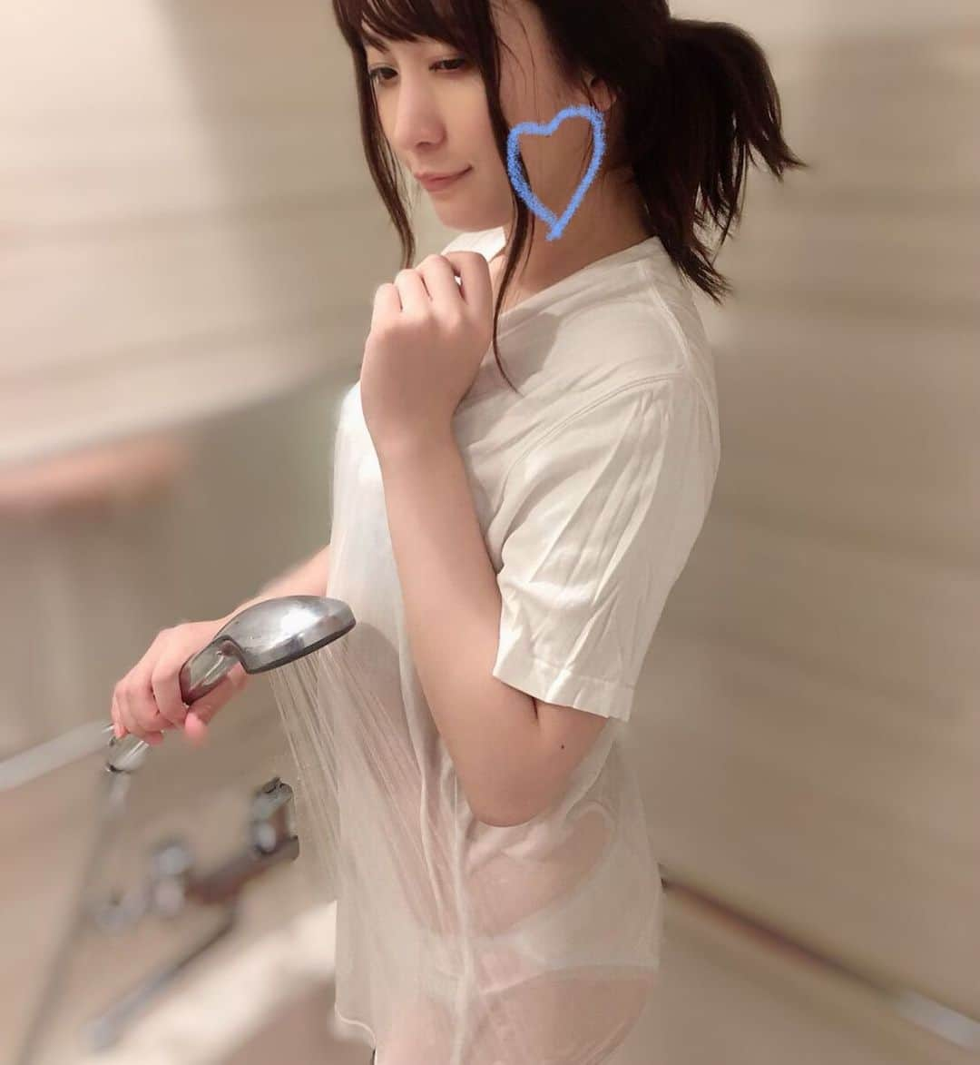 桜木優希音さんのインスタグラム写真 - (桜木優希音Instagram)「濡れちゃった、、、🛁💙  https://www.jaayo.jp/project?project_id=4 https://camp-fire.jp/projects/view/309603  #ちらり  #tシャツ女子  #濡れた #透けてる  #ランジェリー #lingerie  #シャワー #お風呂  #尻フェチ  #夏 #summer  #japanesegirl  #写真集つくりたい  #クラウドファンディング挑戦中」8月1日 22時25分 - yukinsaky__