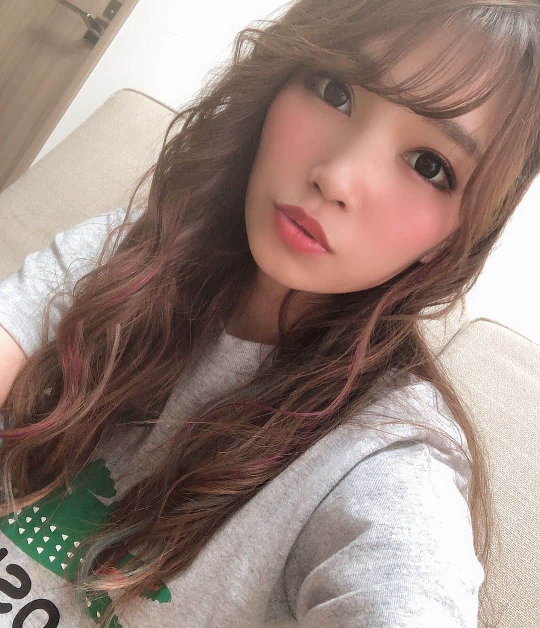 R!Nのインスタグラム：「久しぶりにフルメイクしたよ😌  #Aldious #ringemie #フルメイク」