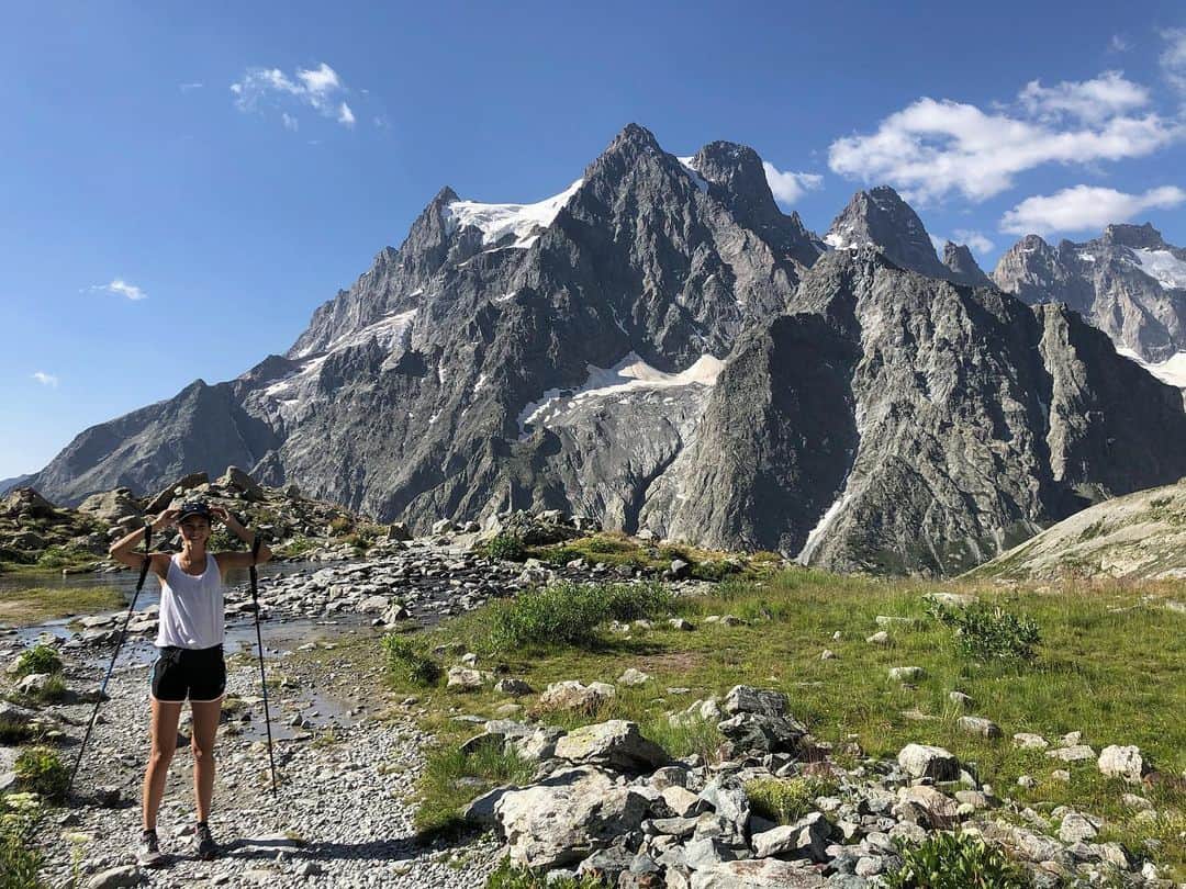 ポーリーヌ・オアロのインスタグラム：「Ex-haus-ted. But starting holidays on such a beautiful note #glacierblanc ❄️」