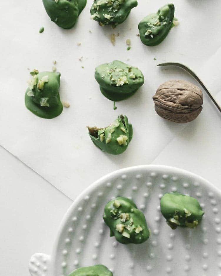 Matchæologist®さんのインスタグラム写真 - (Matchæologist®Instagram)「🙋 Tag a friend who needs to try these delicious 🌿 #Matcha #Chocolate covered #Figs and #Walnuts featuring our Meiko™ Ceremonial Matcha! Thanks to 📷: @primainfusione for creating 💫 these mouthwatering edible jewels! ✨ . If you’d like to give it a try and prepare these delicious #MatchaCreations at home, follow the recipe by @primainfusione below! . INGREDIENTS: . 10 Dried Figs 20 Walnut Kernels 100g White Chocolate 5g Meiko™ Matcha . DIRECTIONS: . 1. Melt the chocolate in a bain-marie and leave to cool slightly. 2. Add the Meiko™ matcha powder (better if sifted previously) into the melted chocolate and stir carefully, to avoid the formation of lumps. Leave to cool a bit. 3. In the meantime, cut the figs in half and stuff each half with a walnut kernel. 4. Using a teaspoon, dip walnut-stuffed figs, one at a time, into the matcha chocolate, roll around to cover evenly, then place on a baking paper to cool and set up. 5. These #matchalicious chocolate treats can be stored in a cool dry place up to 1 week. . Our Meiko™ 🍃 is a perfect matcha grade for use in any matcha drink and dessert recipes that require a deep green colour and the intensity to shine through other ingredients. 🍵🌿 .  Visit matchaeologist.com (link in bio 👉@matchaeologist) to grab yours today! . Matchæologist® #Matchaeologist Matchaeologist.com」8月1日 22時48分 - matchaeologist