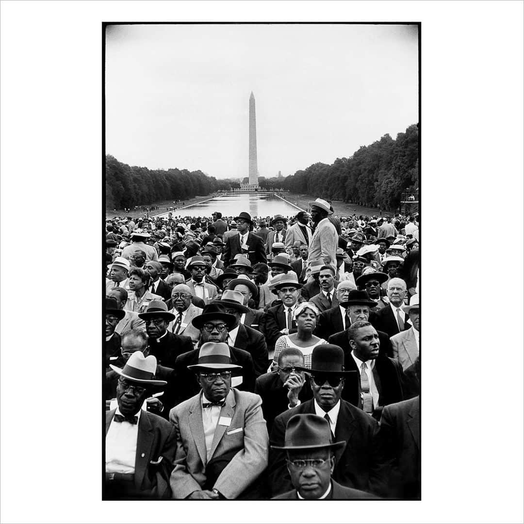 Magnum Photosさんのインスタグラム写真 - (Magnum PhotosInstagram)「Crowds at the reflecting pools by the Washington Monument during the Prayer Pilgrimage for Freedom, led by Dr Martin Luther King, Jr. Washington DC, USA. May 17th, 1957. ⁠ .⁠ Solidarity, the July Magnum Square Print Sale, in support of the @naacp and in collaboration with @voguemagazine, is live until tomorrow.⁠ .⁠ Build your photography collection with this unique opportunity to purchase signed or estate-stamped prints by over 100 of the world’s leading photographic artists for $100, with Magnum photographers and Vogue both donating 50% of their proceeds to National Association for the Advancement of Colored People (@naacp), the longest-running, and largest civil rights organization in the United States.⁠ .⁠ Link in bio to shop the full selection.⁠ .⁠ © #BobHenriques/#MagnumPhotos⁠ ⁠ #MAGNUMSQUARE #Solidarity #printsale」8月1日 23時01分 - magnumphotos
