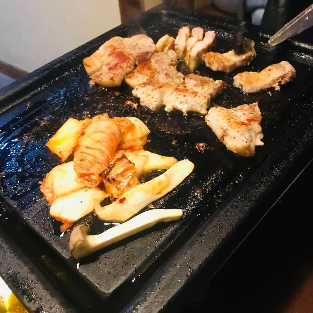 Q太郎さんのインスタグラム写真 - (Q太郎Instagram)「#さいたま市#浦和区#elan#エラン#仕事前に#食事#肉#韓国料理#サムギョプサル#野菜チヂミ#韓国風茶碗蒸し#チーズトッポギ#ナムルの盛り合わせ」8月1日 23時04分 - qtaro.jun