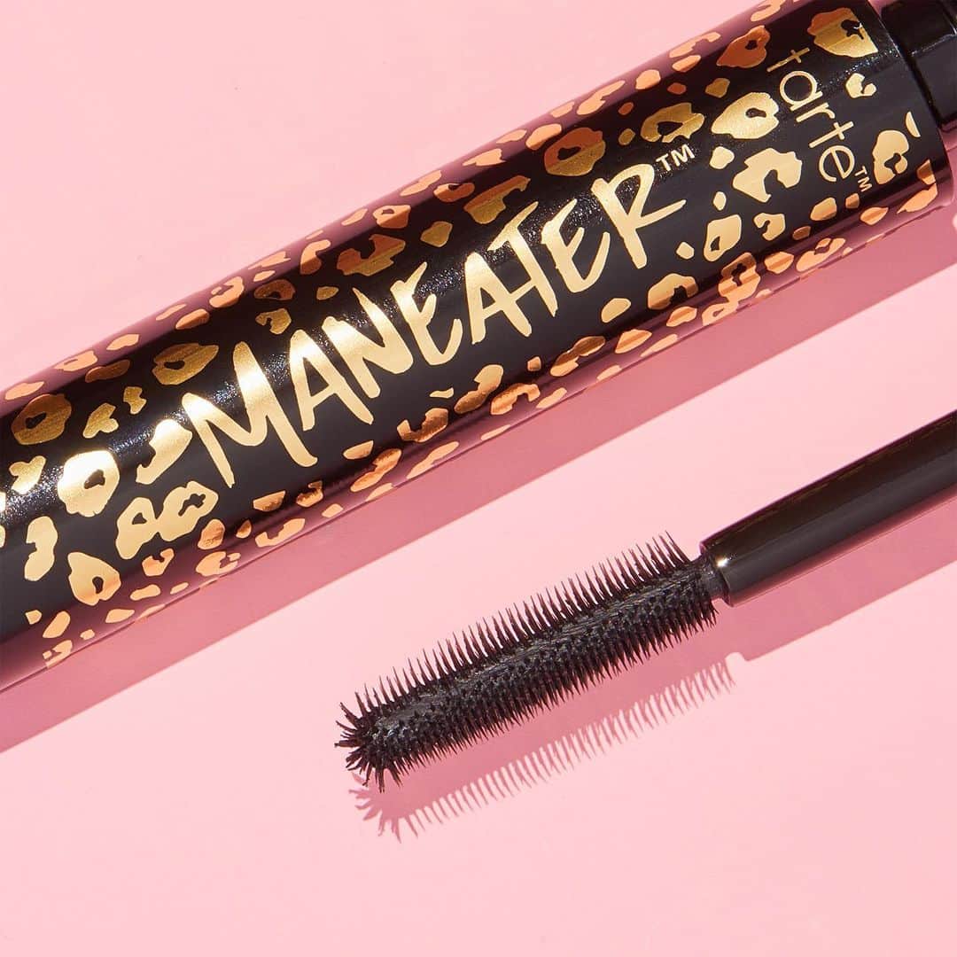 Tarte Cosmeticsさんのインスタグラム写真 - (Tarte CosmeticsInstagram)「Want to draw major attention to your eyes?😻 Our maneater mascara has a patented conical brush with 500+ (!!!) super soft & flexible molded bristles that give massive volume, instant length & extreme curl! 👏 Plus this formula is waterproof making it the perfect mascara for hot summer days. @ultabeauty #crueltyfree #rethinknatural #maneater」8月1日 23時05分 - tartecosmetics