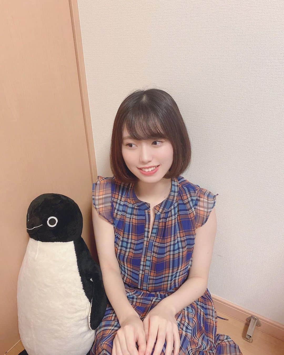 星名あゆみさんのインスタグラム写真 - (星名あゆみInstagram)「ぬいぐるみ生活🐧🌧﻿ ﻿ 夏は杏仁豆腐が食べたくなる🇨🇳🐼﻿ 「杏仁豆腐は飲み物」っていうファミリーマートに﻿ 売ってた飲み物が店頭から姿を消してしまってかなしい…（ ; ; ）﻿ ﻿ きょうもtiktok更新してるよ、みてね！！﻿ あずきちゃん。で検索🔎﻿ はやくフォロワー12万人までいけますように🌙﻿ ﻿ ﻿ ﻿ ﻿ ﻿ ﻿ ﻿ ﻿ ﻿ ﻿ ﻿ ﻿ ﻿  #followｍe #selfie #me #photo #photography #photooftheday #fff #ワンピース #ootd #mystyle #model #데일리 #셀스타그램 #被写体 #写真 #ボブ #tiktok ﻿#good_portraits_japan #team_jp_ #as_archive #fff  #ミスid #ミスid2021 #snidel #スナイデル#suicaペンギン #ペンギン #ぬいぐるみ #ぬいぐるみと撮り隊 #鉄道」8月1日 23時07分 - hoshina_ayumi