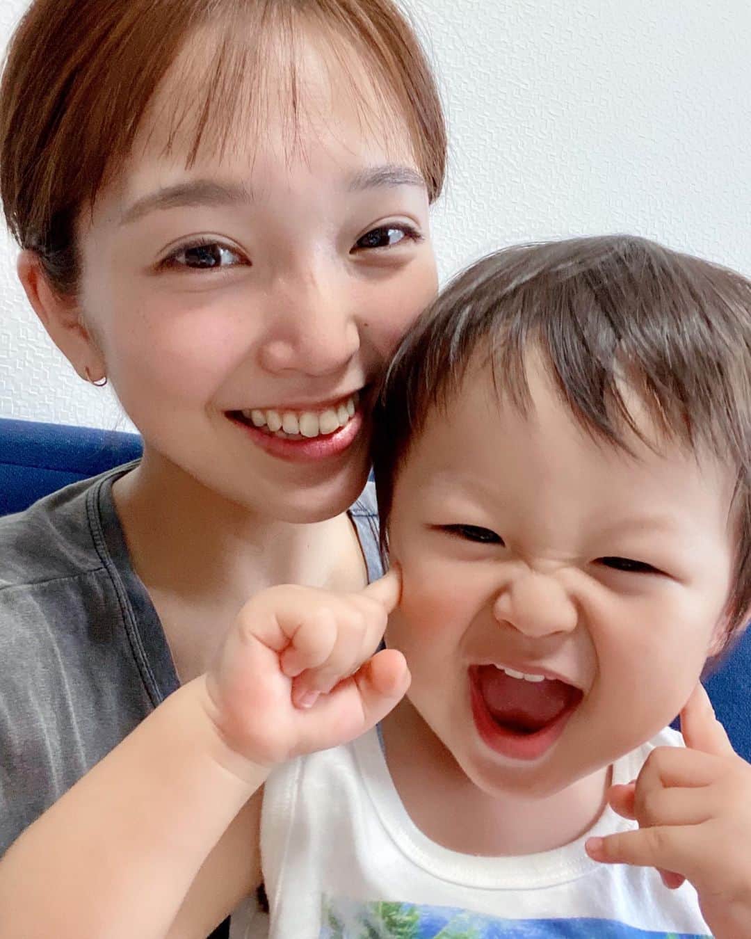 伊藤澄花のインスタグラム：「最近はちゃめちゃBOYすぎて 私が毎日怒っちゃって自己嫌悪の無限ループ、、 だけどコミュニケーション取れてきたし 言いたいことわかるし伝えたいことも 頑張って読み取ってくれるから愛おしい🥰 日々頑張ろうと思わせてくれる子供の存在って 本当に素晴らしいな。。。  #ママ #長男 #長男くん #2児ママ #男の子ママ #1歳9ヶ月 #1y9m #兄妹 #兄妹ママ #明日も頑張ろう #おやすみ」
