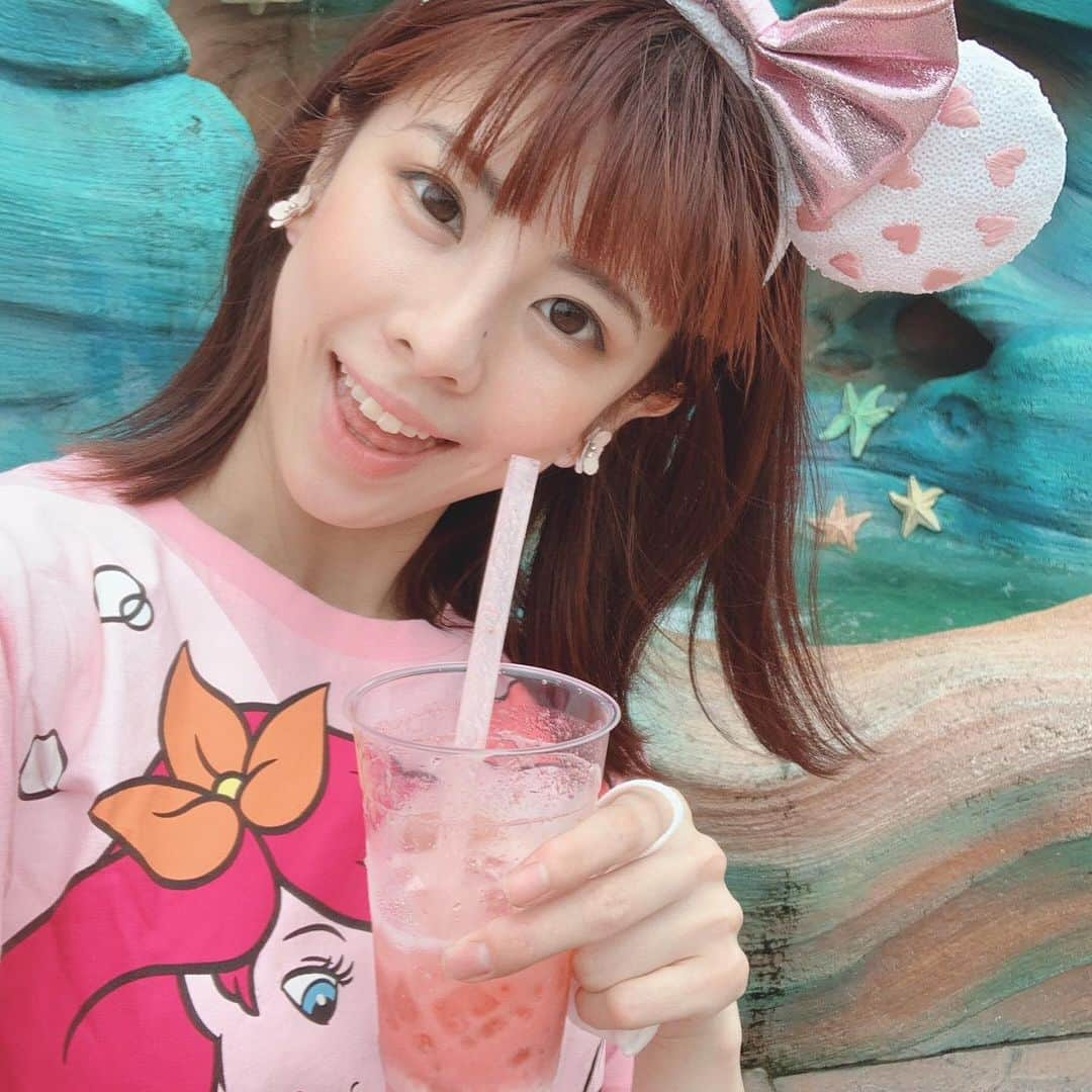 桜花りなさんのインスタグラム写真 - (桜花りなInstagram)「美味しかった🍓🥛♡ #マーメイドラグーン #ディズニー」8月1日 23時27分 - xxyuricornxx